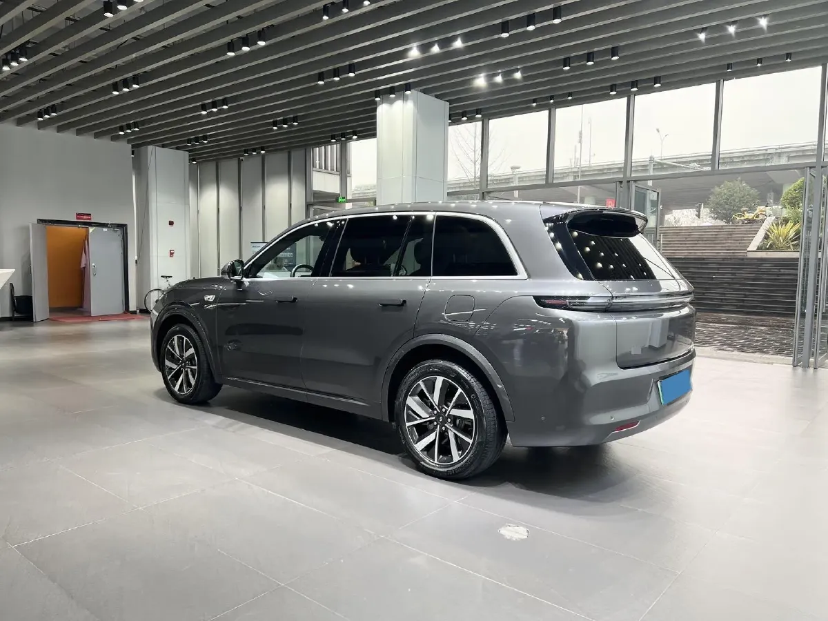 2023 Li L8 Range Extended 154HP REEV 40.9KWH,autocango,china used car exporter,china ev exporter,chinese used car exporter,chinese used ev exporter