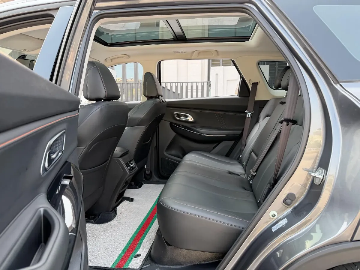 2022 ChangAn Oshan X7 Plus 1.5T 188HP L4 7DCT,autocango,china used car exporter,china ev exporter,chinese used car exporter,chinese used ev exporter