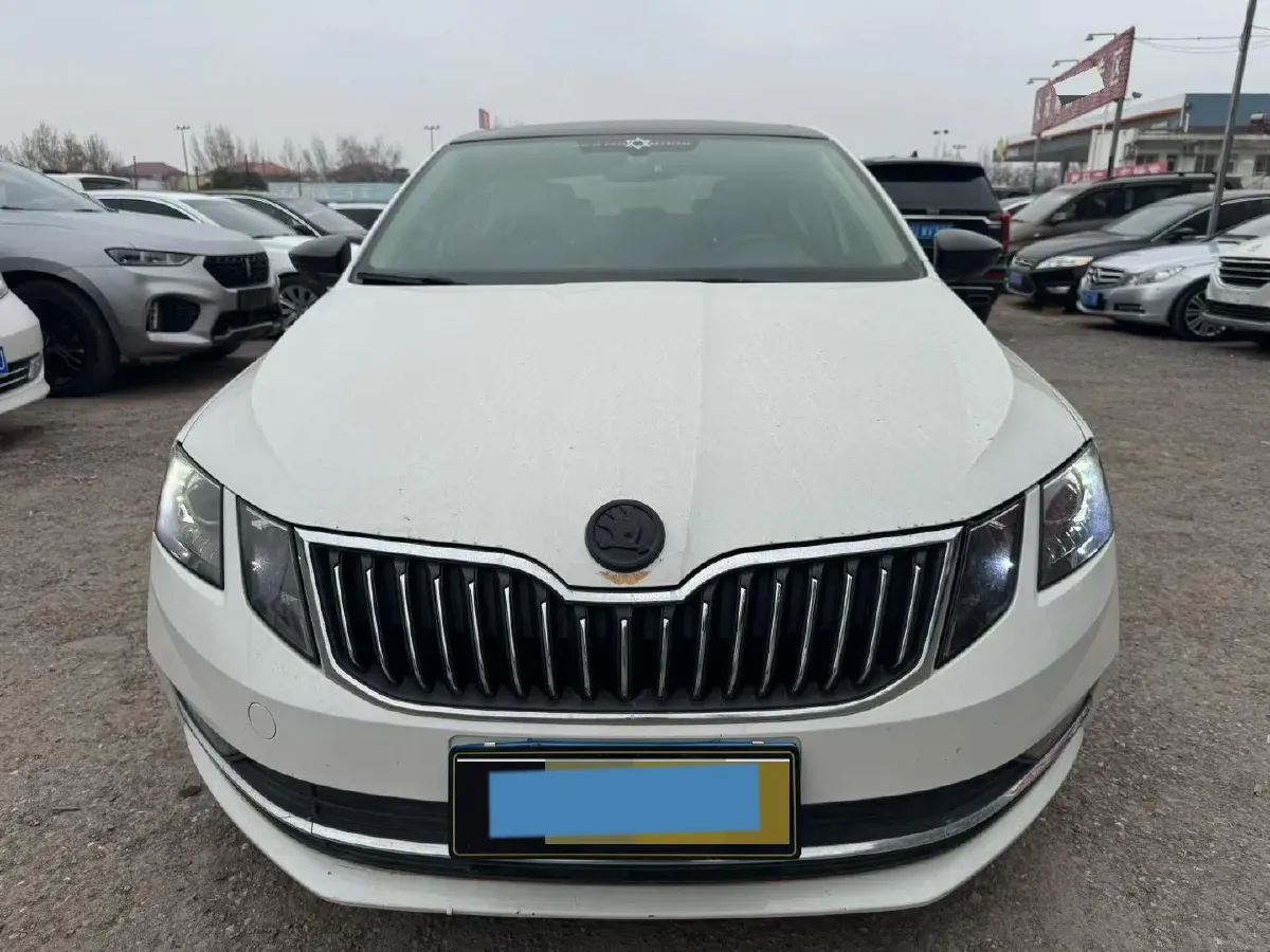 2019 Skoda Octavia 1.5L 116HP L4 6AT,autocango,china used car exporter,china ev exporter,chinese used car exporter,chinese used ev exporter