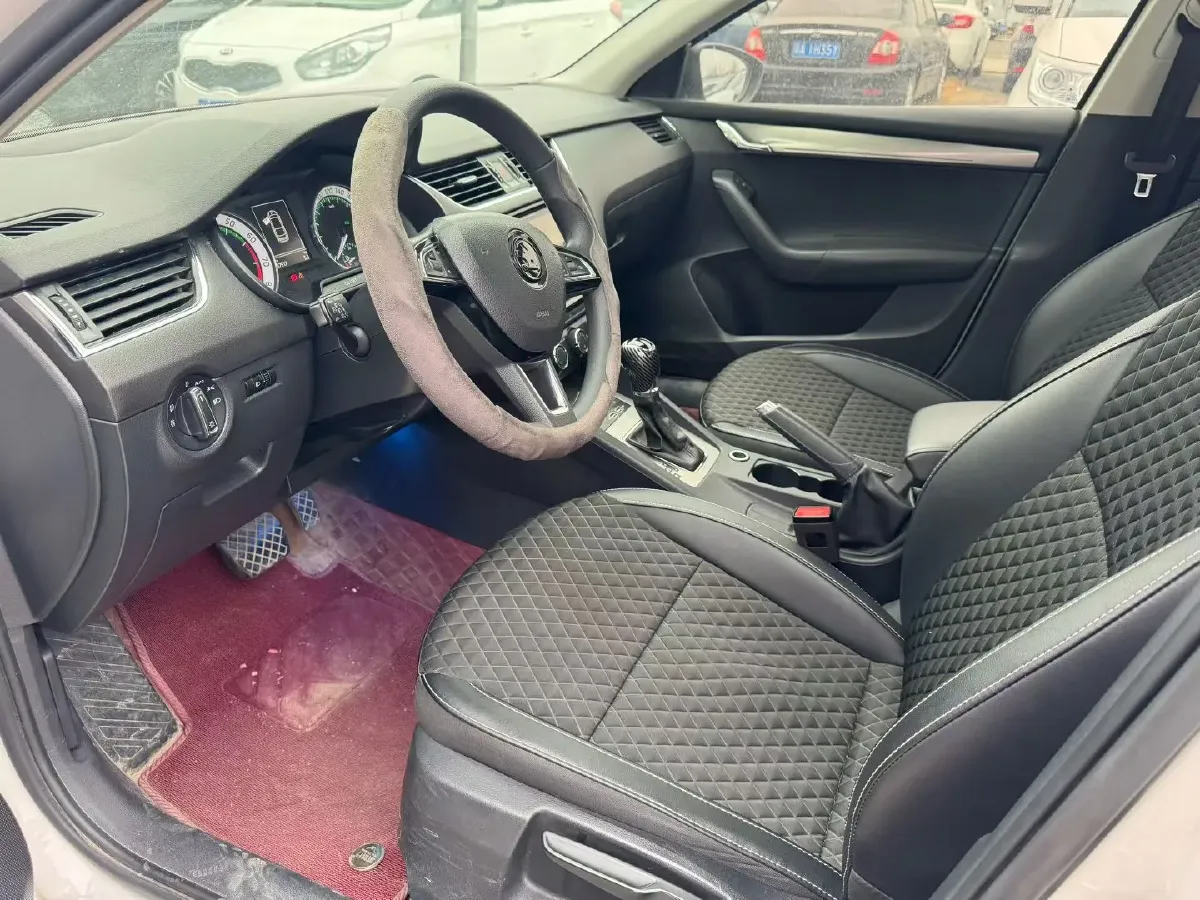 2019 Skoda Octavia 1.5L 116HP L4 6AT,autocango,china used car exporter,china ev exporter,chinese used car exporter,chinese used ev exporter