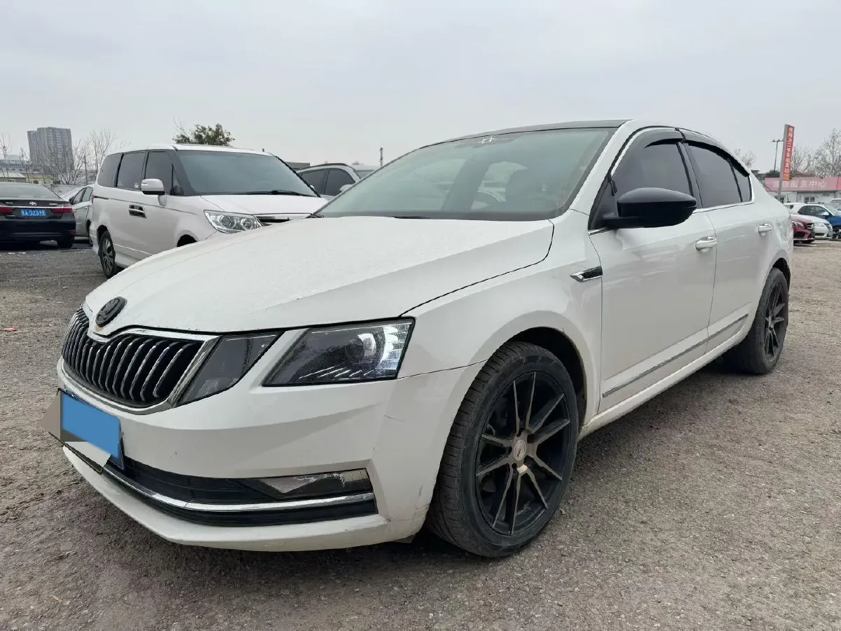 2019 Skoda Octavia 1.5L 116HP L4 6AT,autocango,china used car exporter,china ev exporter,chinese used car exporter,chinese used ev exporter