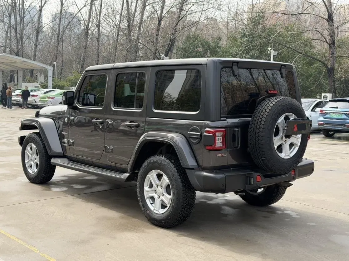 2021 Jeep Wrangler 2.0T 266HP L4 8AT,autocango,china used car exporter,china ev exporter,chinese used car exporter,chinese used ev exporter