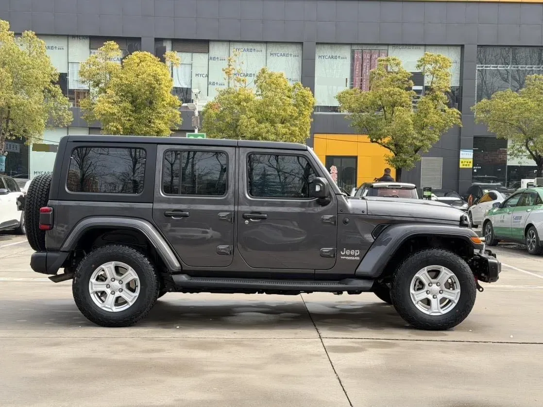 2021 Jeep Wrangler 2.0T 266HP L4 8AT,autocango,china used car exporter,china ev exporter,chinese used car exporter,chinese used ev exporter