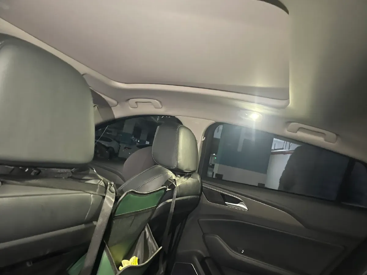 2020 HongQi H5 1.8T 197HP L4 6AT,autocango,china used car exporter,china ev exporter,chinese used car exporter,chinese used ev exporter