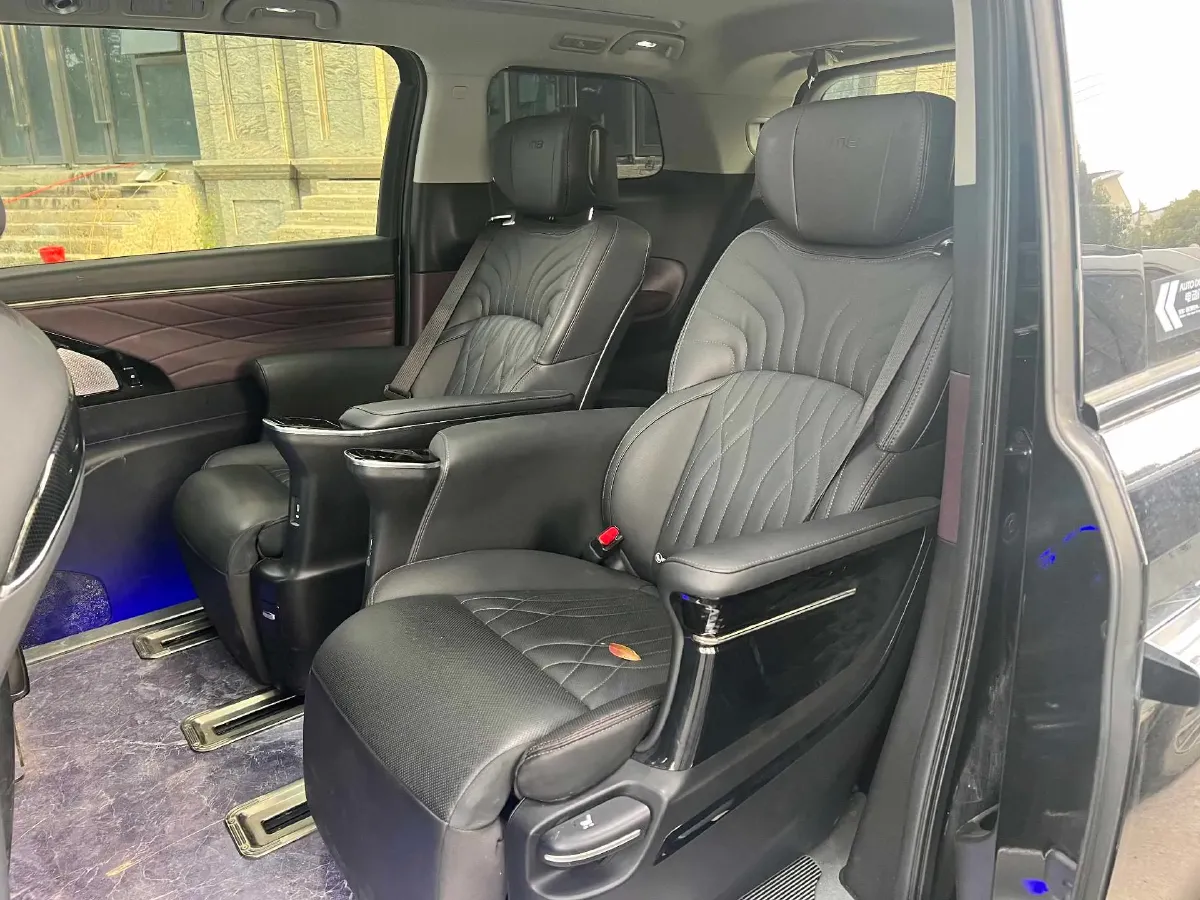 2023 HongQi HS5 2.0T 252HP L4 8AT,autocango,china used car exporter,china ev exporter,chinese used car exporter,chinese used ev exporter