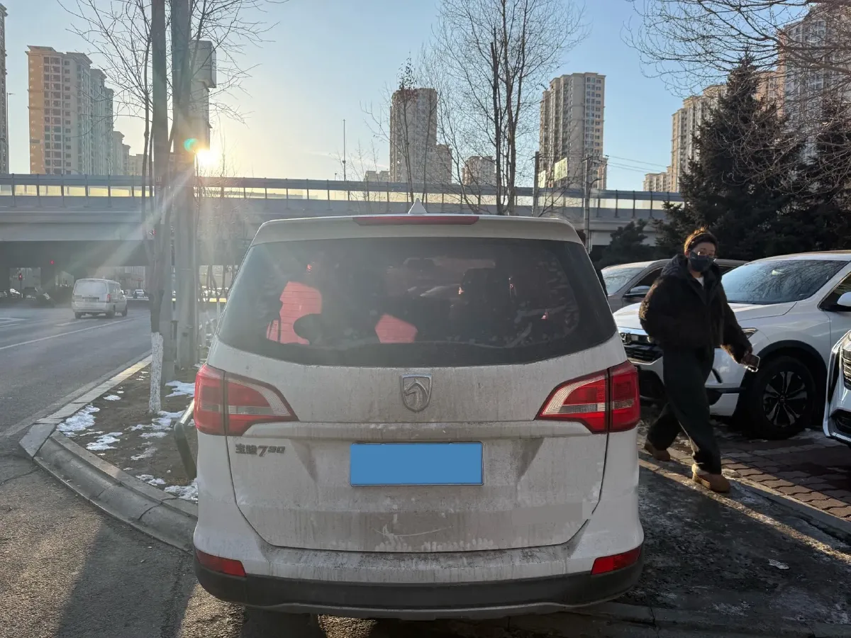 2016 BaoJun 730 1.5L 112HP L4 5MT,autocango,china used car exporter,china ev exporter,chinese used car exporter,chinese used ev exporter
