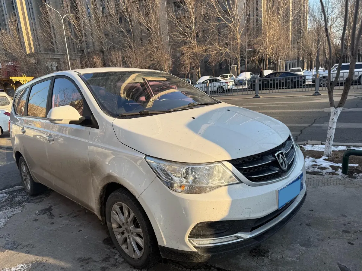 2016 BaoJun 730 1.5L 112HP L4 5MT,autocango,china used car exporter,china ev exporter,chinese used car exporter,chinese used ev exporter