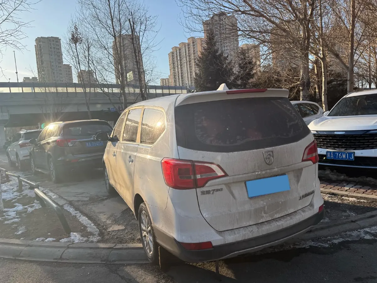 2016 BaoJun 730 1.5L 112HP L4 5MT,autocango,china used car exporter,china ev exporter,chinese used car exporter,chinese used ev exporter