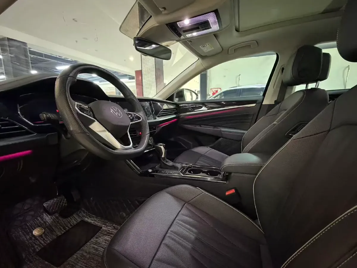 2023 Volkswagen Passat 2.0T 186HP L4 7DCT,autocango,china used car exporter,china ev exporter,chinese used car exporter,chinese used ev exporter