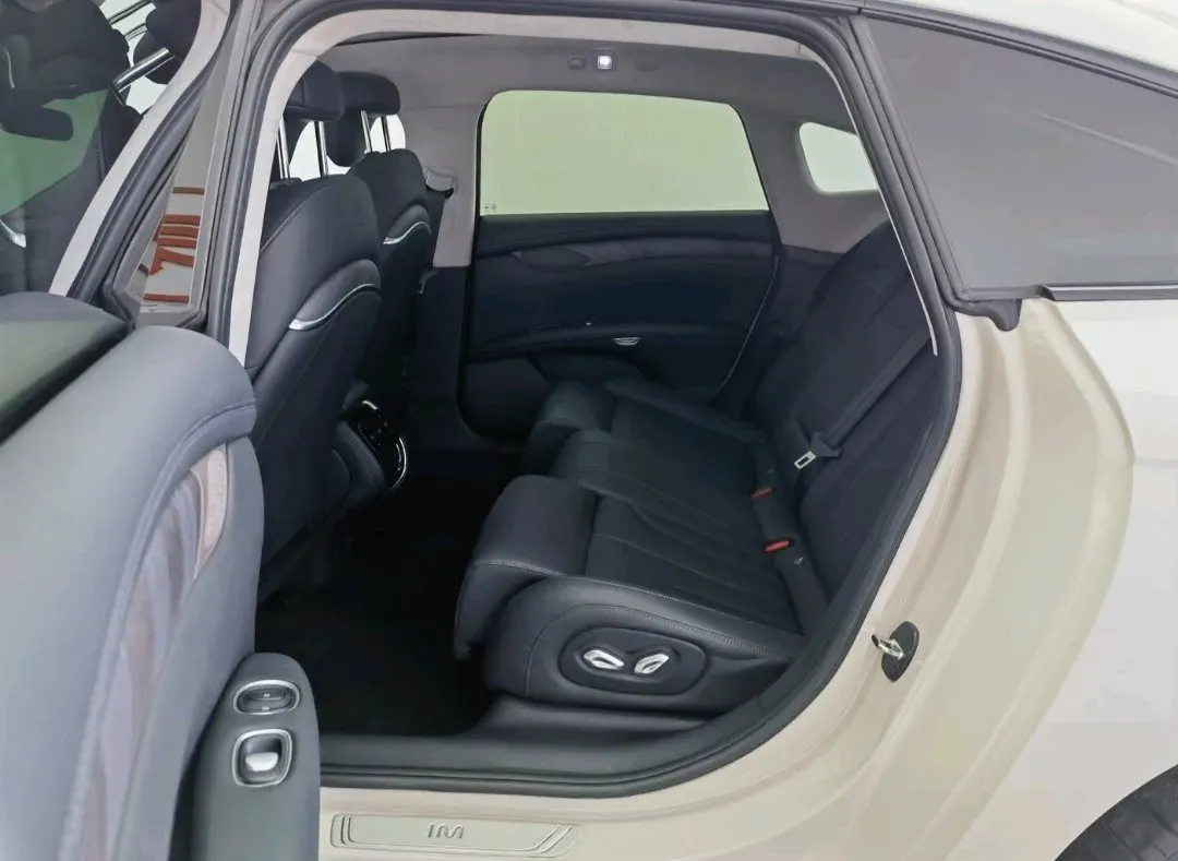 2024 IM L7 BEV 90KWH,autocango,china used car exporter,china ev exporter,chinese used car exporter,chinese used ev exporter