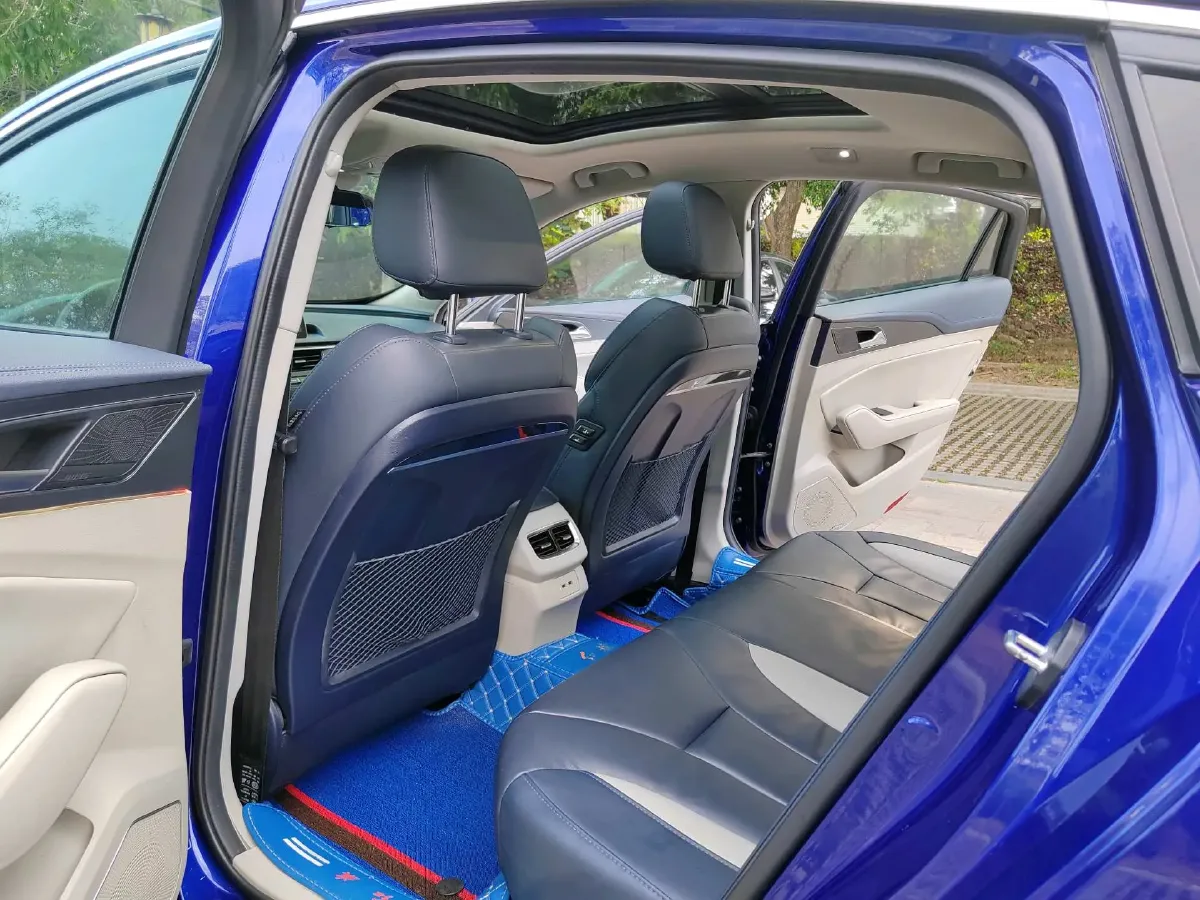 2020 HongQi H5 1.8T 197HP L4 6AT,autocango,china used car exporter,china ev exporter,chinese used car exporter,chinese used ev exporter