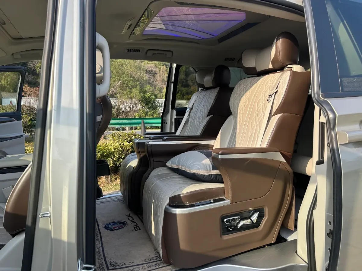 2022 Buick GL8 2.0T 237HP L4 9AT,autocango,china used car exporter,china ev exporter,chinese used car exporter,chinese used ev exporter