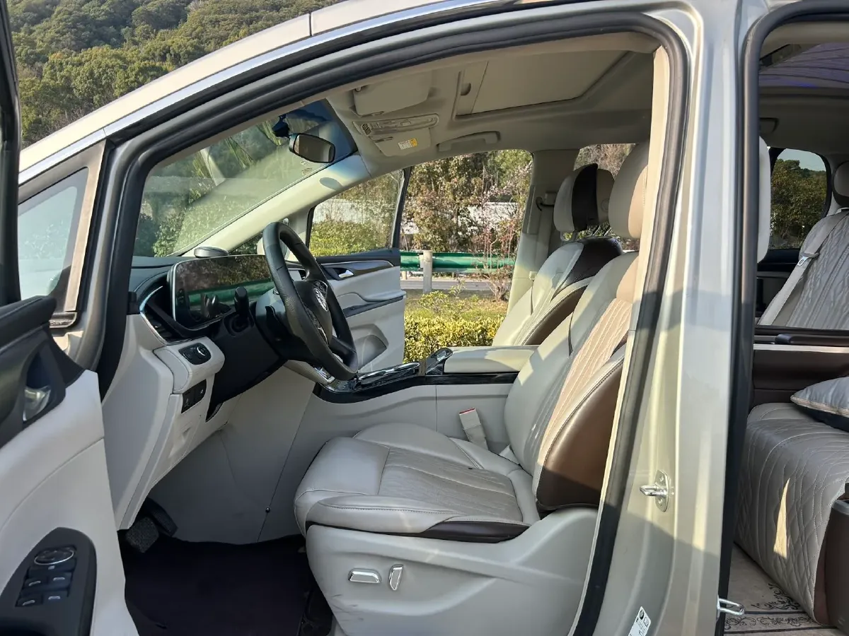 2022 Buick GL8 2.0T 237HP L4 9AT,autocango,china used car exporter,china ev exporter,chinese used car exporter,chinese used ev exporter