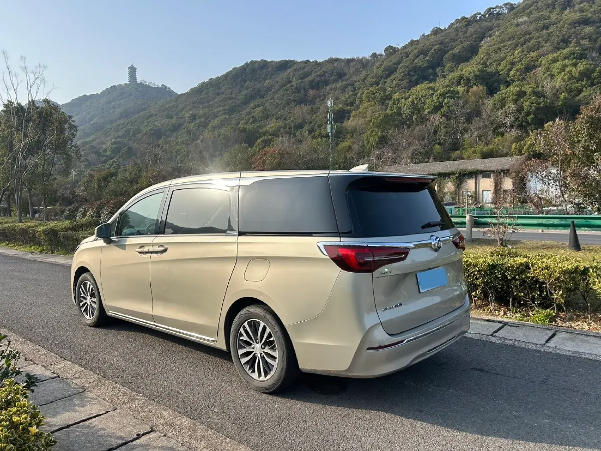 2022 Buick GL8 2.0T 237HP L4 9AT,autocango,china used car exporter,china ev exporter,chinese used car exporter,chinese used ev exporter