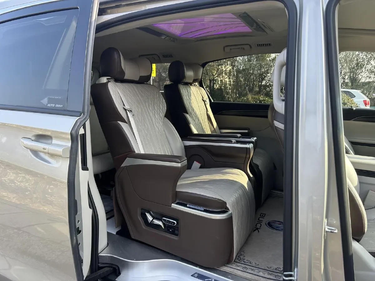 2022 Buick GL8 2.0T 237HP L4 9AT,autocango,china used car exporter,china ev exporter,chinese used car exporter,chinese used ev exporter