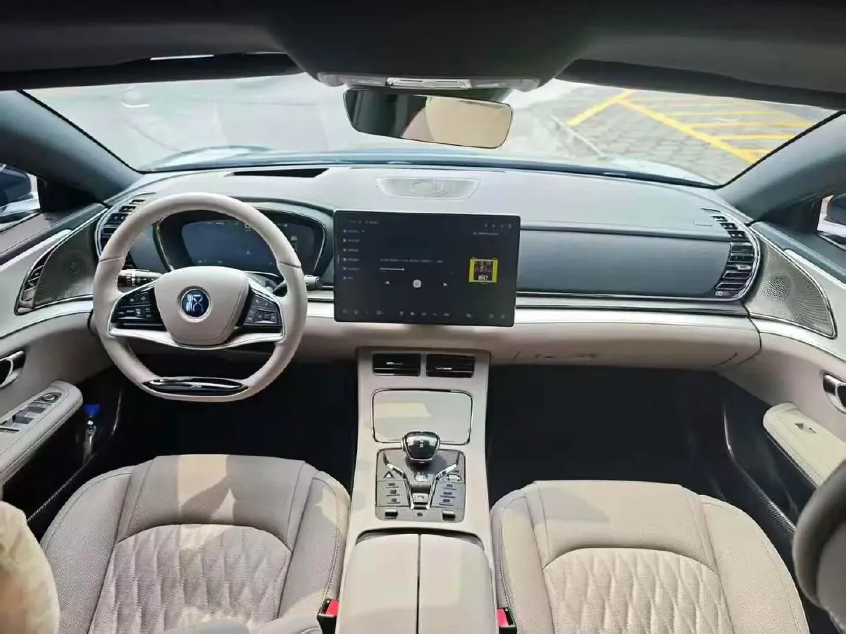 2025 BYD Han BEV 72KWH,autocango,china used car exporter,china ev exporter,chinese used car exporter,chinese used ev exporter