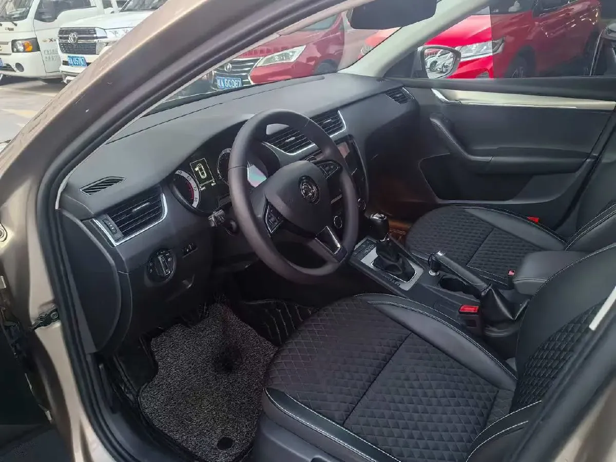 2019 Skoda Octavia 1.2T 116HP L4 7DCT,autocango,china used car exporter,china ev exporter,chinese used car exporter,chinese used ev exporter