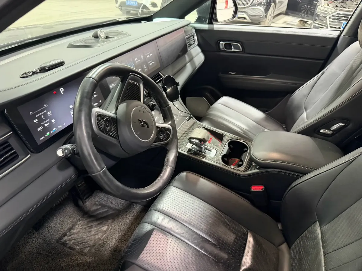 2020 Li ONE Range Extended 131HP REEV 40.5KWH,autocango,china used car exporter,china ev exporter,chinese used car exporter,chinese used ev exporter