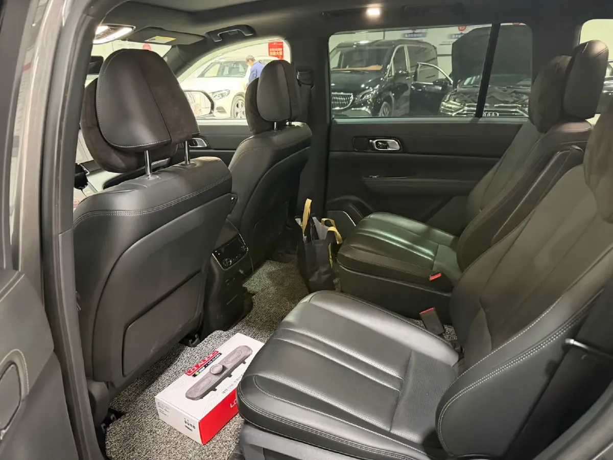 2020 Li ONE Range Extended 131HP REEV 40.5KWH,autocango,china used car exporter,china ev exporter,chinese used car exporter,chinese used ev exporter