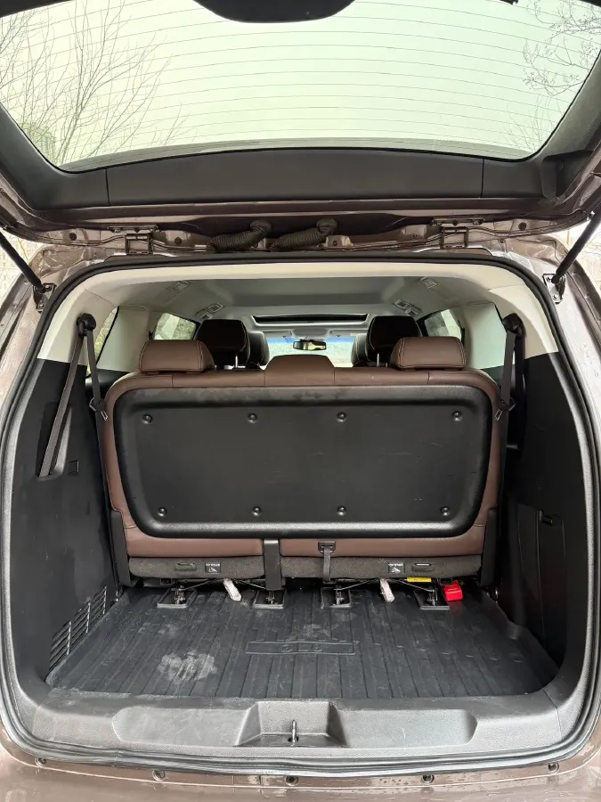 2022 Buick GL8 2.0T 237HP L4 9AT,autocango,china used car exporter,china ev exporter,chinese used car exporter,chinese used ev exporter