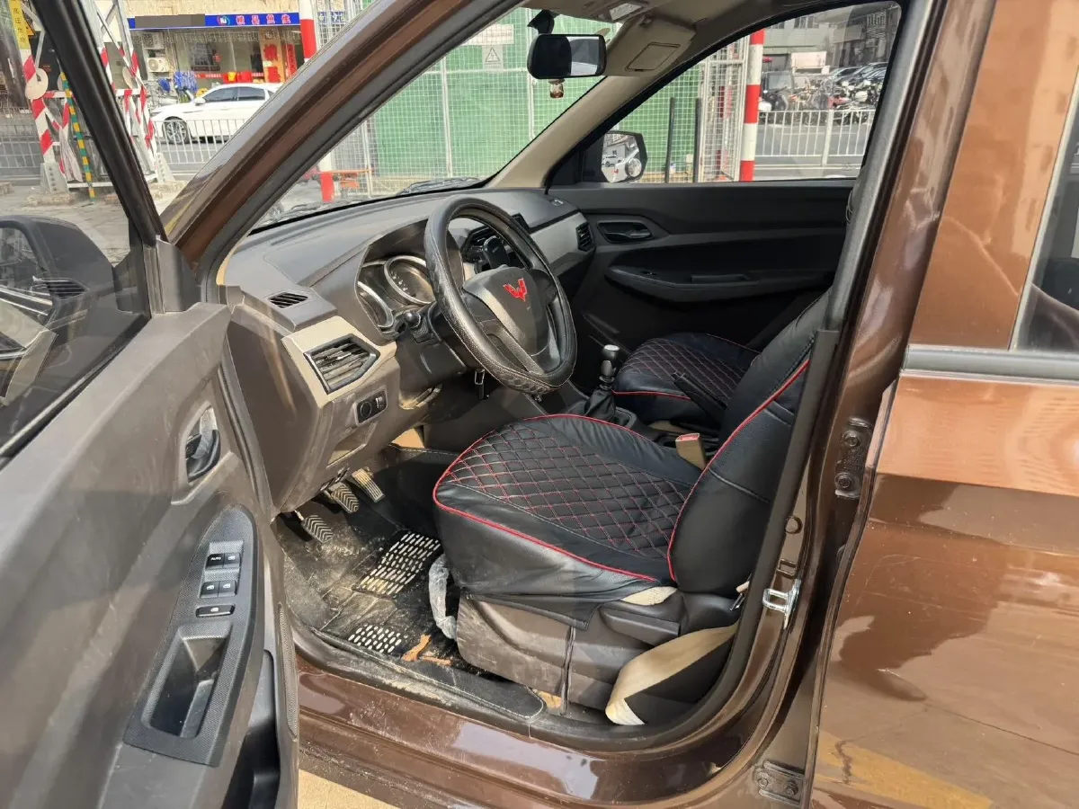 2021 WuLing HongGuang 1.5L 99HP L4 6MT,autocango,china used car exporter,china ev exporter,chinese used car exporter,chinese used ev exporter