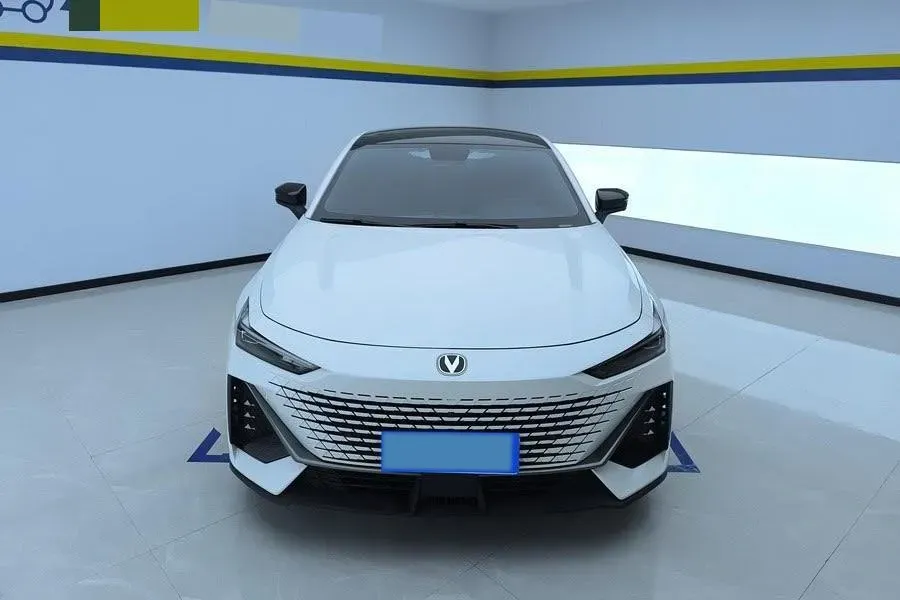 2022 ChangAn UNI-V 1.5T 188HP L4 7DCT,autocango,china used car exporter,china ev exporter,chinese used car exporter,chinese used ev exporter