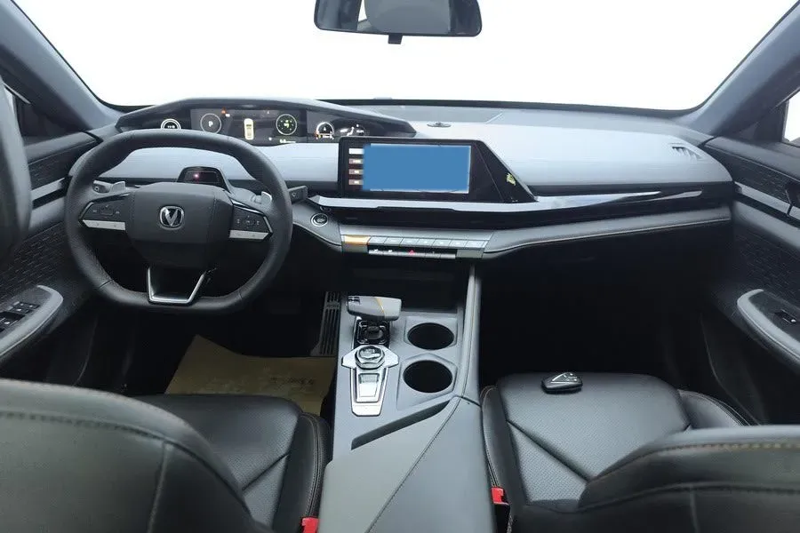 2022 ChangAn UNI-V 1.5T 188HP L4 7DCT,autocango,china used car exporter,china ev exporter,chinese used car exporter,chinese used ev exporter