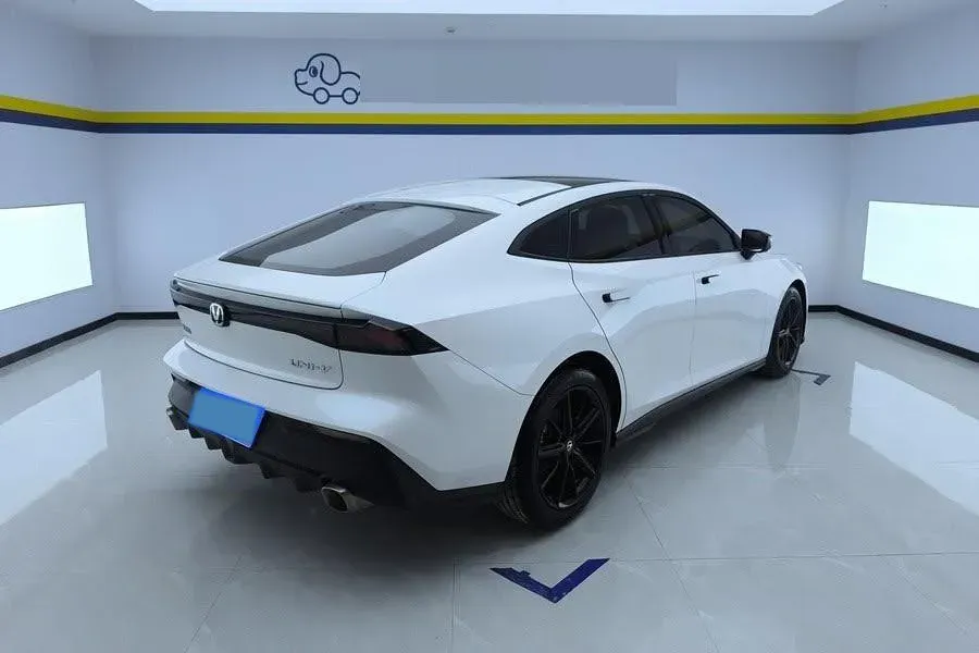 2022 ChangAn UNI-V 1.5T 188HP L4 7DCT,autocango,china used car exporter,china ev exporter,chinese used car exporter,chinese used ev exporter