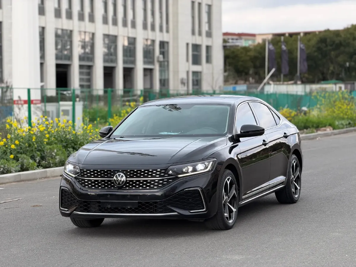 2023 Volkswagen Passat 2.0T 186HP L4 7DCT,autocango,china used car exporter,china ev exporter,chinese used car exporter,chinese used ev exporter