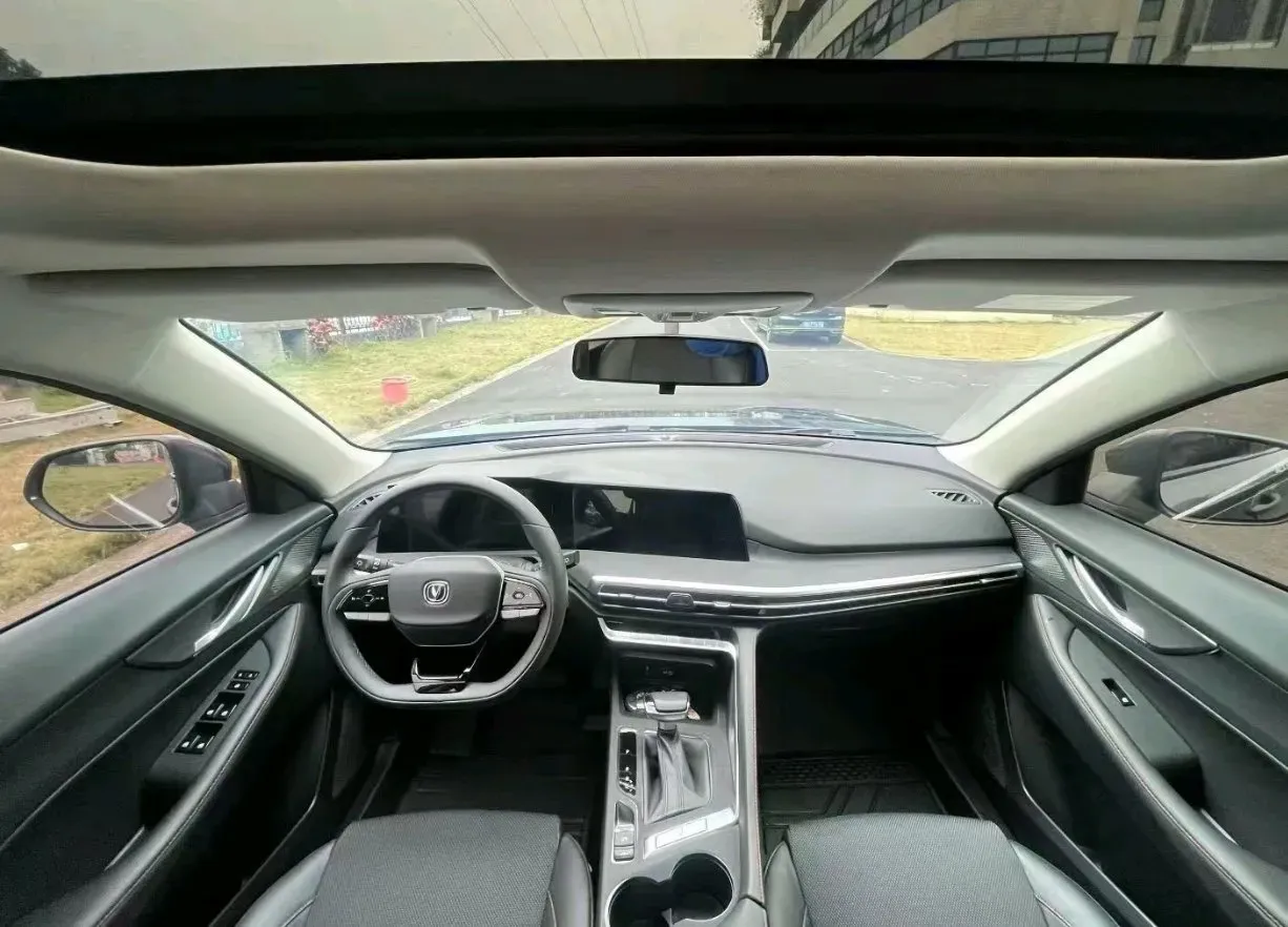 2023 ChangAn CS35 Plus 1.4T 160HP L4 7DCT,autocango,china used car exporter,china ev exporter,chinese used car exporter,chinese used ev exporter