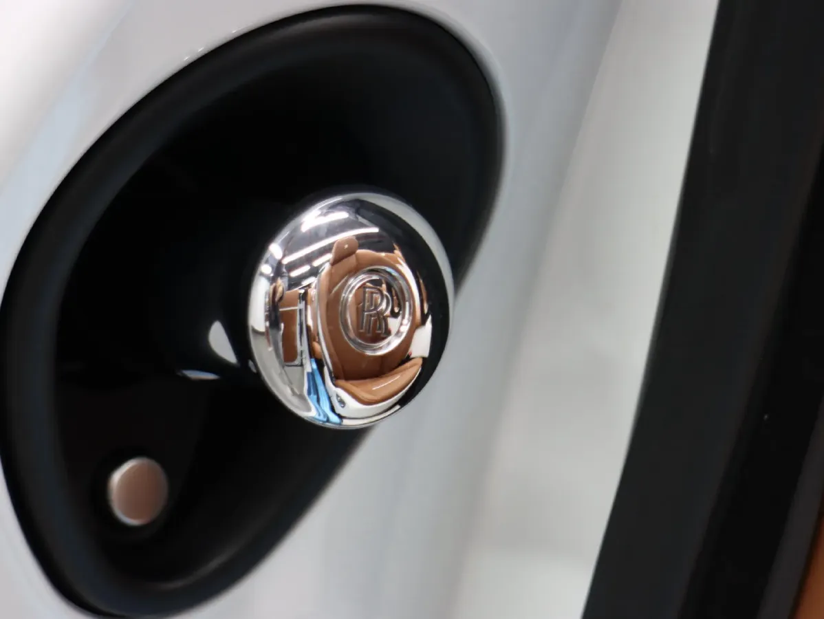 2018 Rolls-Royce Dawn 6.6T 571HP V12 8AT,autocango,china used car exporter,china ev exporter,chinese used car exporter,chinese used ev exporter