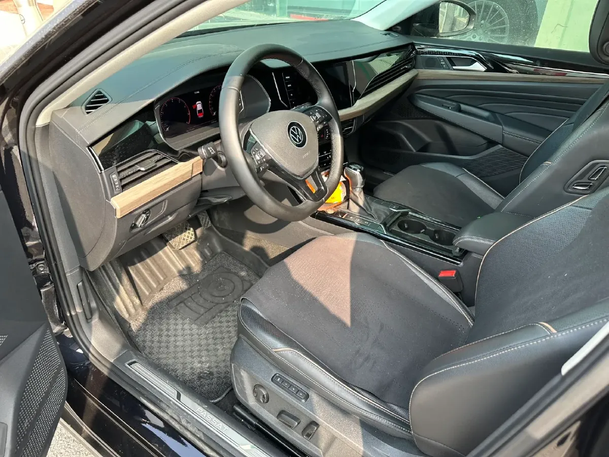 2021 Volkswagen Passat 2.0T 186HP L4 7DCT,autocango,china used car exporter,china ev exporter,chinese used car exporter,chinese used ev exporter