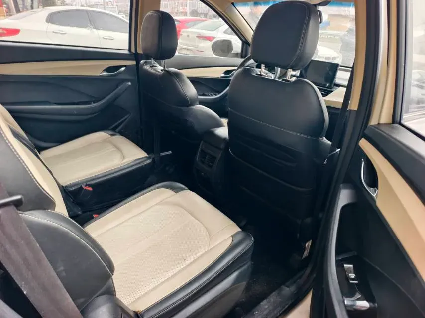 2018 BaoJun 530 1.5T 150HP L4 6MT,autocango,china used car exporter,china ev exporter,chinese used car exporter,chinese used ev exporter