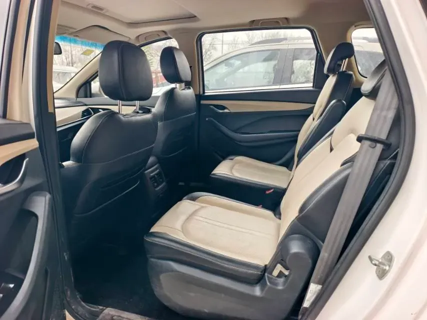 2018 BaoJun 530 1.5T 150HP L4 6MT,autocango,china used car exporter,china ev exporter,chinese used car exporter,chinese used ev exporter