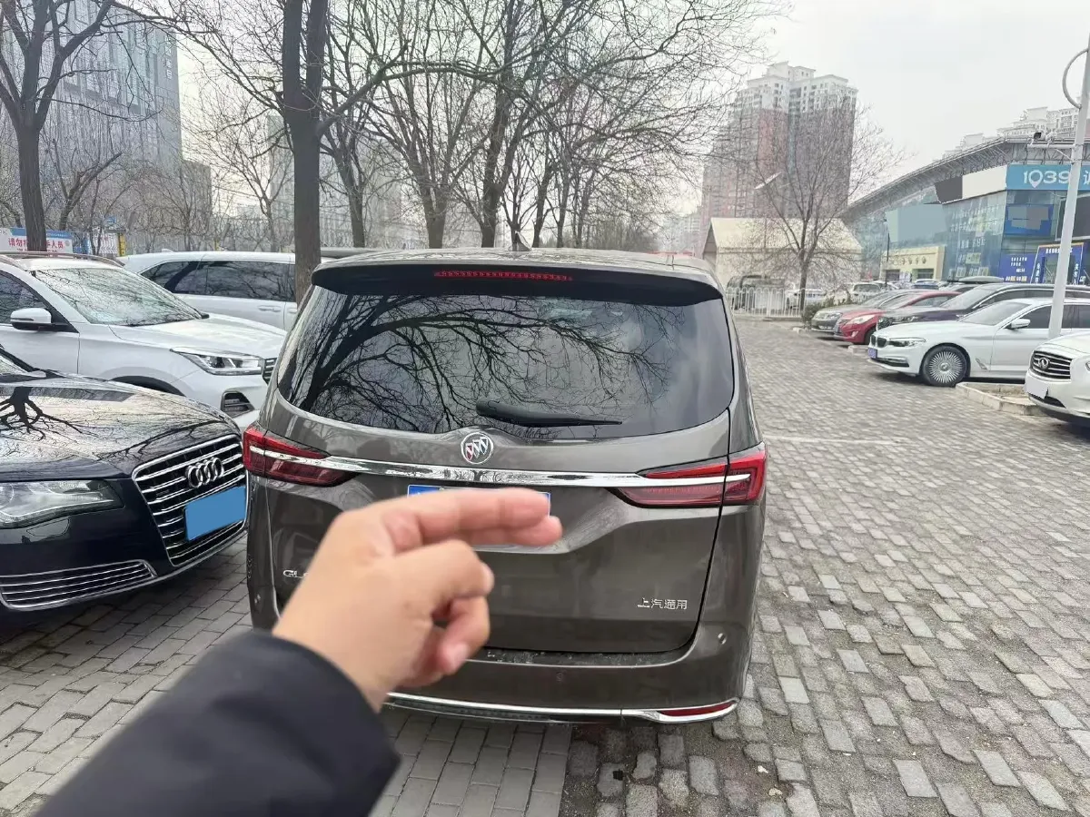 2023 Buick GL8 2.0T 237HP L4 9AT,autocango,china used car exporter,china ev exporter,chinese used car exporter,chinese used ev exporter