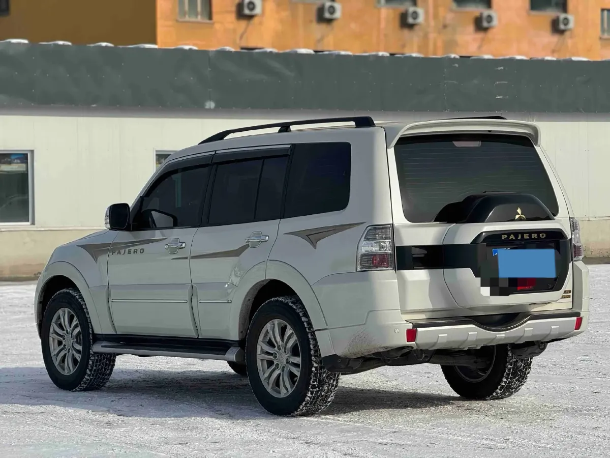 2018 Mitsubishi Pajero 3.0L 174HP V6 5AT,autocango,china used car exporter,china ev exporter,chinese used car exporter,chinese used ev exporter