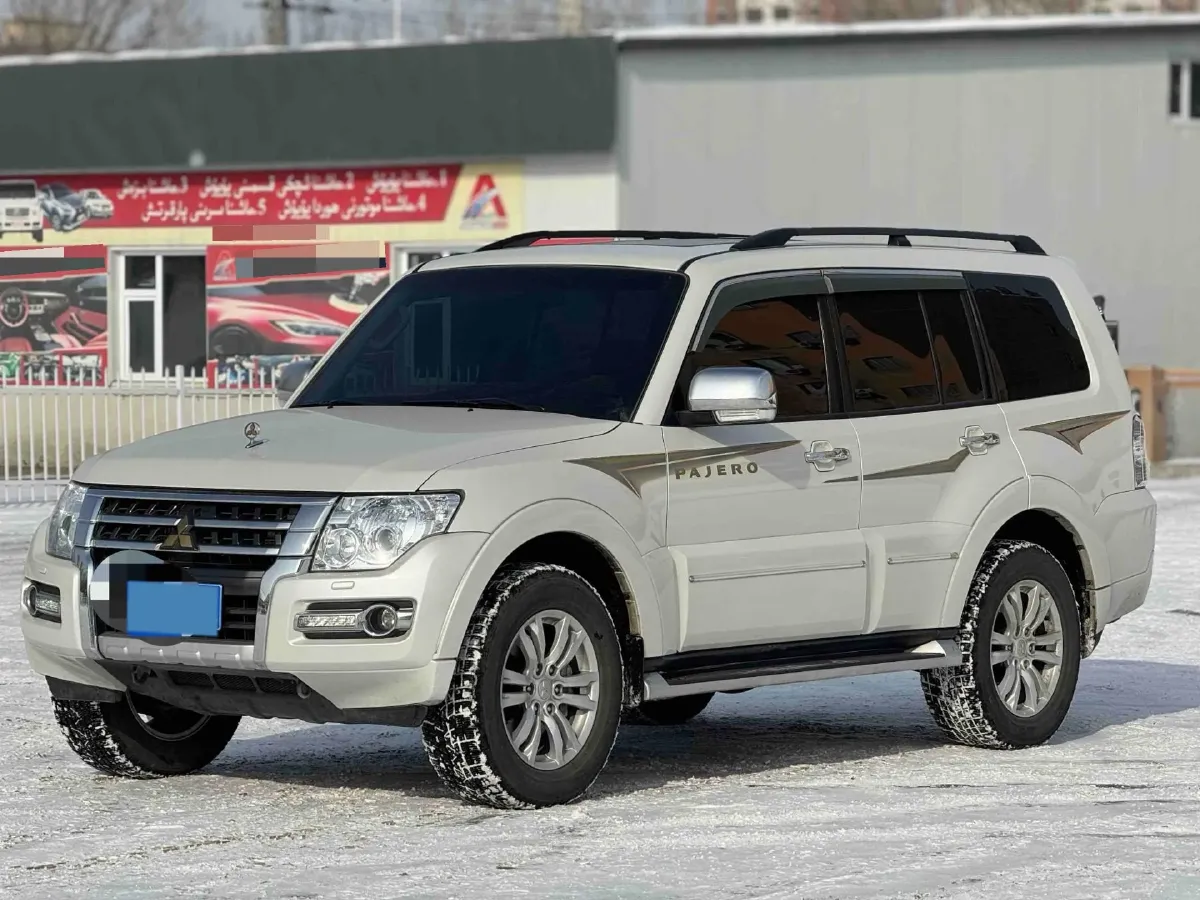2018 Mitsubishi Pajero 3.0L 174HP V6 5AT,autocango,china used car exporter,china ev exporter,chinese used car exporter,chinese used ev exporter