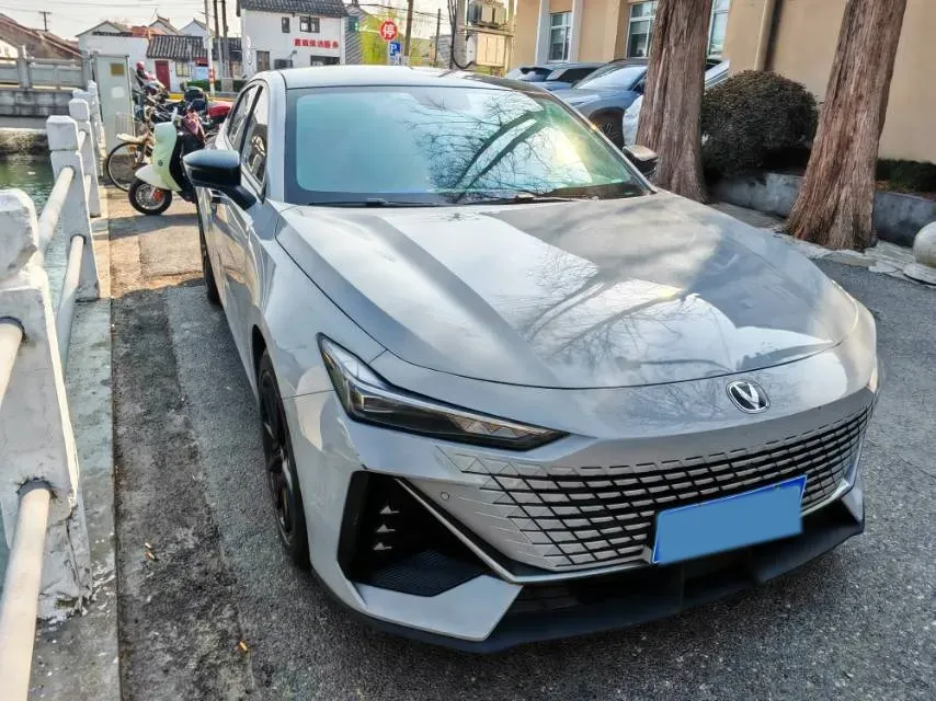 2022 ChangAn UNI-V 1.5T 188HP L4 7DCT,autocango,china used car exporter,china ev exporter,chinese used car exporter,chinese used ev exporter