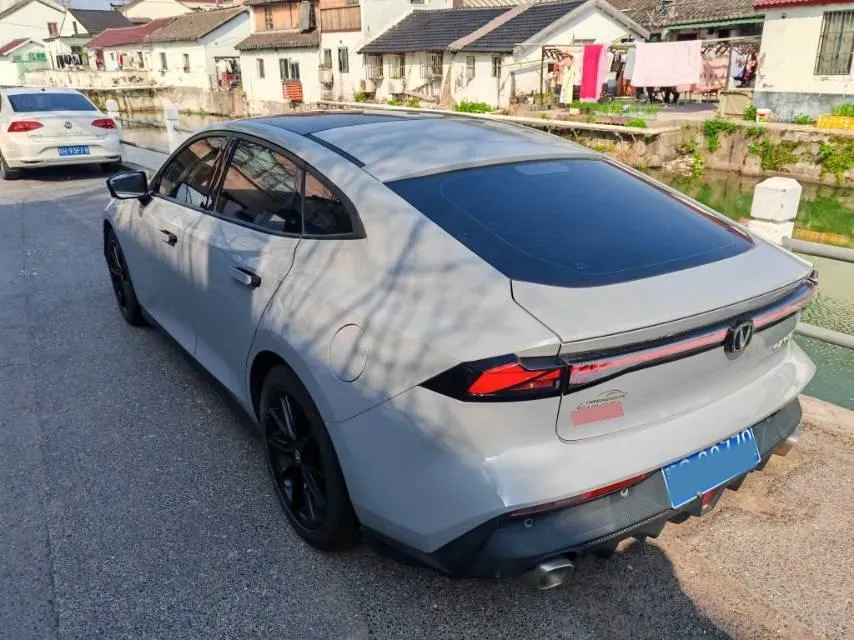 2022 ChangAn UNI-V 1.5T 188HP L4 7DCT,autocango,china used car exporter,china ev exporter,chinese used car exporter,chinese used ev exporter