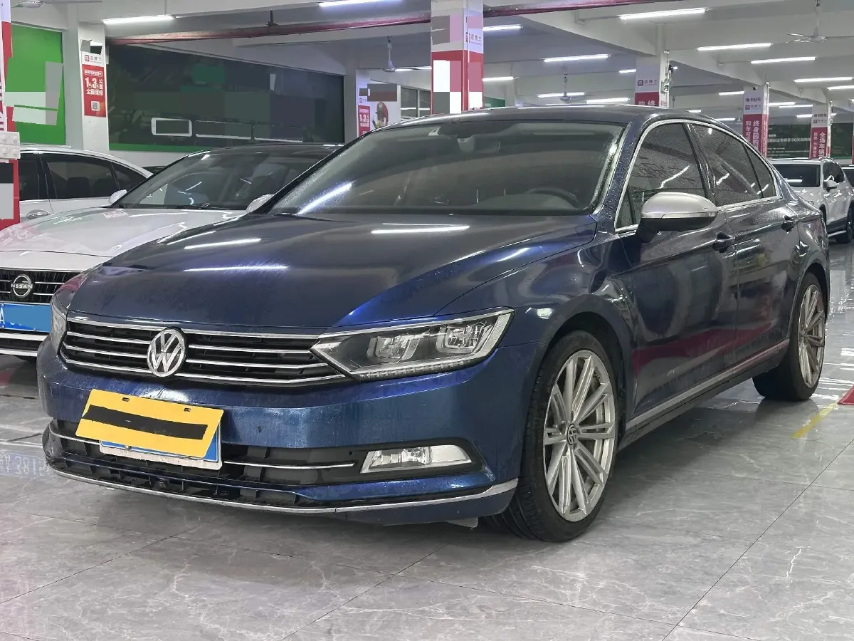 2019 Volkswagen Magotan 2.0T 186HP L4 7DCT,autocango,china used car exporter,china ev exporter,chinese used car exporter,chinese used ev exporter
