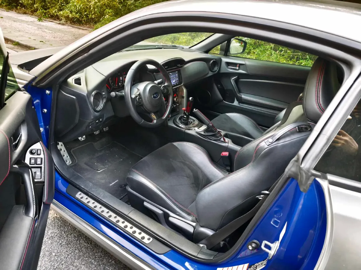 2019 Ford Focus 2.3T 280HP L4 6MT,autocango,china used car exporter,china ev exporter,chinese used car exporter,chinese used ev exporter