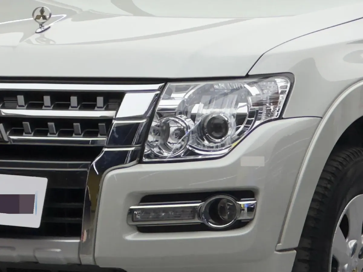 2018 Mitsubishi Pajero 3.0L 174HP V6 5AT,autocango,china used car exporter,china ev exporter,chinese used car exporter,chinese used ev exporter