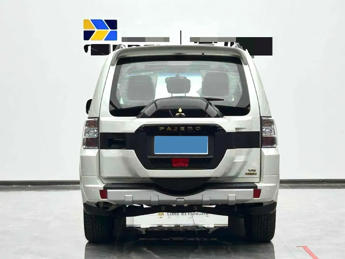 2018 Mitsubishi Pajero 3.0L 174HP V6 5AT,autocango,china used car exporter,china ev exporter,chinese used car exporter,chinese used ev exporter