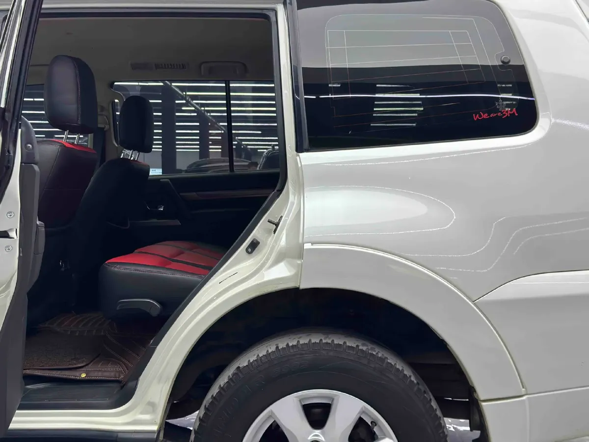 2018 Mitsubishi Pajero 3.0L 174HP V6 5AT,autocango,china used car exporter,china ev exporter,chinese used car exporter,chinese used ev exporter