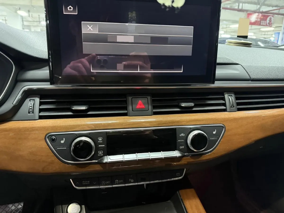 2020 Audi A4L 2.0T 190HP L4 7DCT,autocango,china used car exporter,china ev exporter,chinese used car exporter,chinese used ev exporter