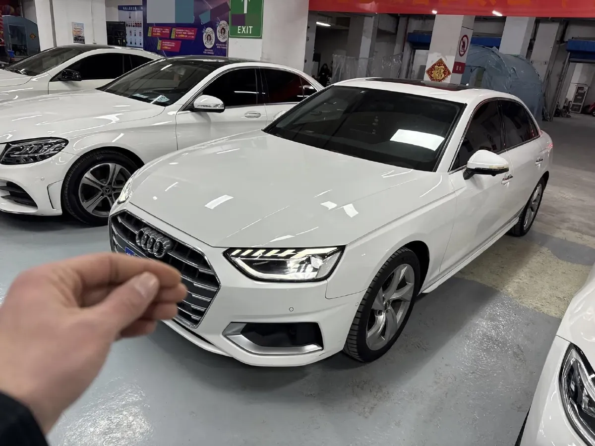 2020 Audi A4L 2.0T 190HP L4 7DCT,autocango,china used car exporter,china ev exporter,chinese used car exporter,chinese used ev exporter