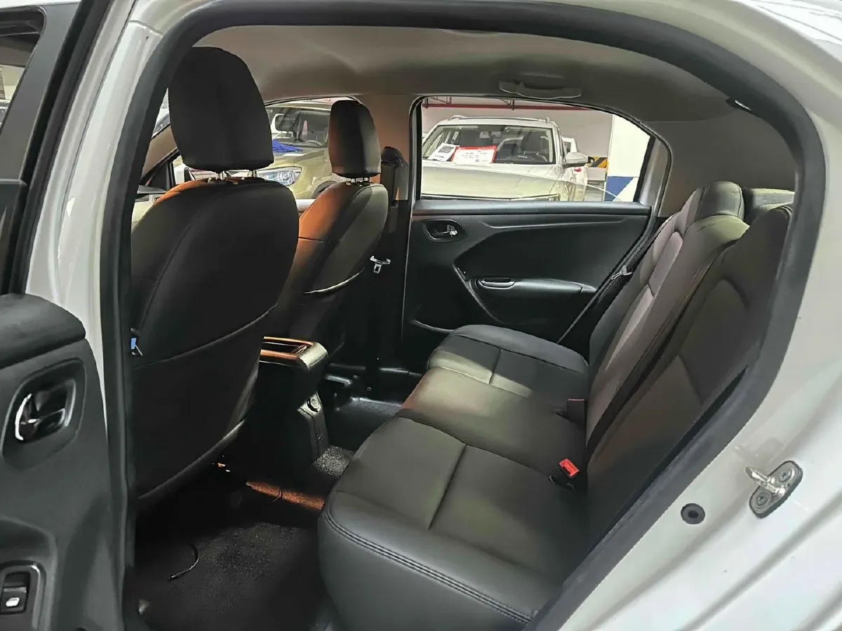 2018 Peugeot 301 1.6L 117HP L4 5MT,autocango,china used car exporter,china ev exporter,chinese used car exporter,chinese used ev exporter