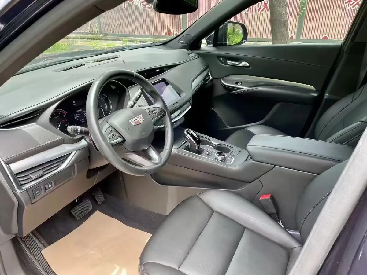 2021 Cadillac XT4 2.0T 237HP L4 9AT,autocango,china used car exporter,china ev exporter,chinese used car exporter,chinese used ev exporter