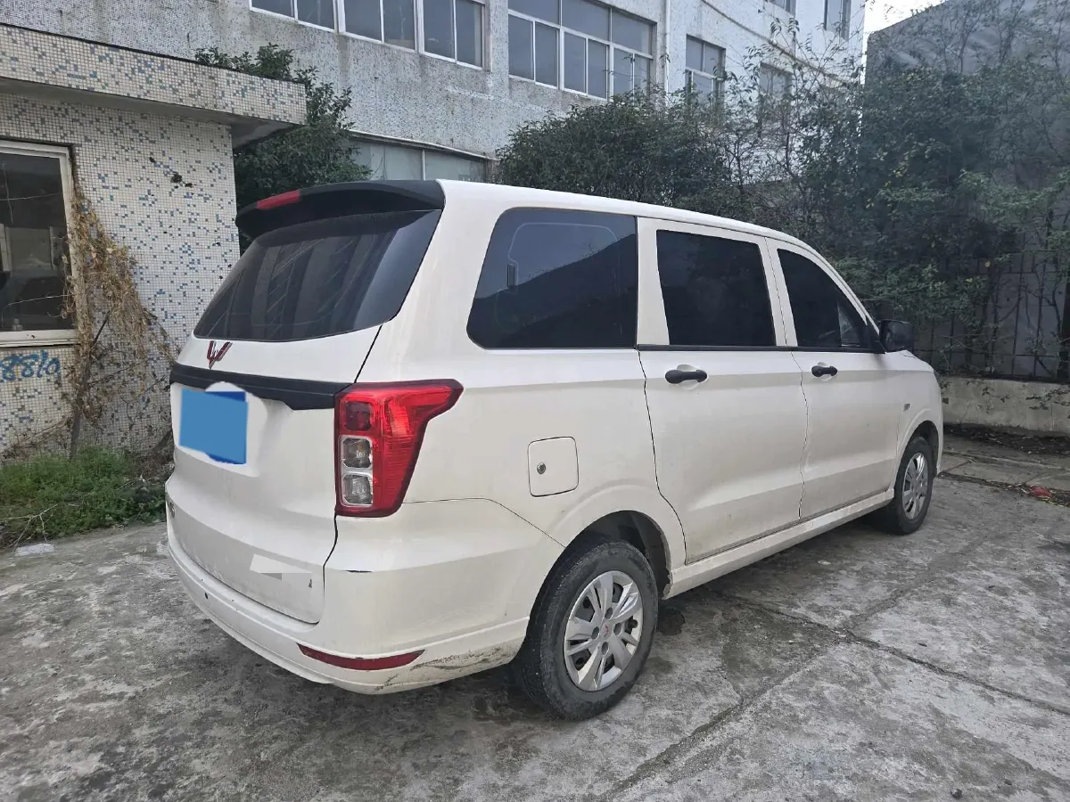 2021 WuLing HongGuang 1.5L 99HP L4 6MT,autocango,china used car exporter,china ev exporter,chinese used car exporter,chinese used ev exporter