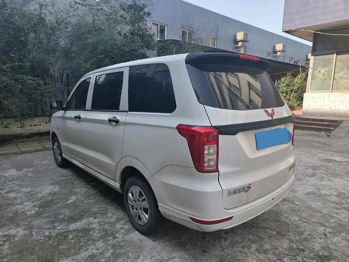 2021 WuLing HongGuang 1.5L 99HP L4 6MT,autocango,china used car exporter,china ev exporter,chinese used car exporter,chinese used ev exporter